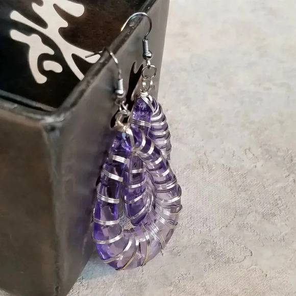 Retro 80s Disco Statement Purple Lucite Open Teardrop Wire Wrap Earrings - Picture 4 of 5